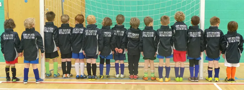 Richmond Town football club under 7s in Off Rhodes sponsored jackets